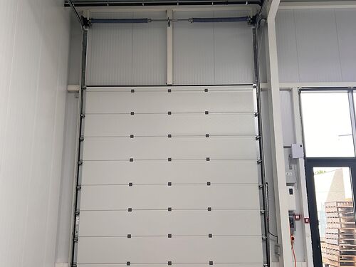 Nieuwbouw KMO unit langsheen E17 te Gentbrugge nabij centrum Gent