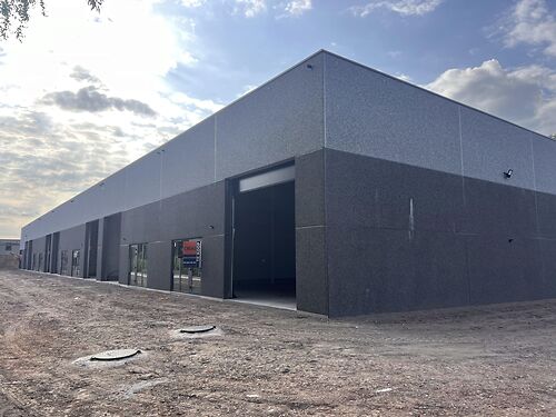 Nieuwbouw magazijn te koop nabij centrum te Moorslede (Dadizele) - !!! REEDS 65% VERKOCHT !!!