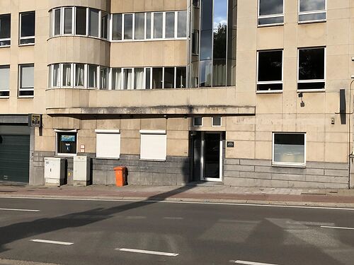 Kantoor langs de binnenring te Gent - met parkeerplaatsen!