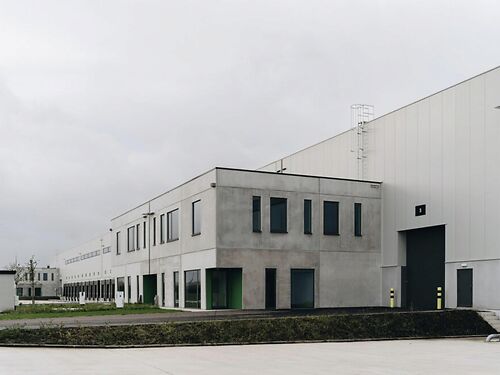 Logistieke magazijnen met kantoor te Zeebrugge