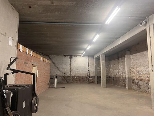 Voormalig fabriekspand in centrum van Antwerpen - ideaal voor ontwikkeling van zowel wooneenheden als bedrijvigheid