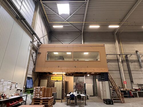 Magazijn in industriezone De Prijkels te Deinze, vlakbij de E17