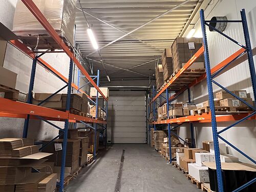 Magazijn in industriezone De Prijkels te Deinze, vlakbij de E17
