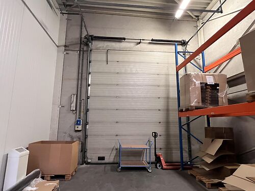 Magazijn in industriezone De Prijkels te Deinze, vlakbij de E17