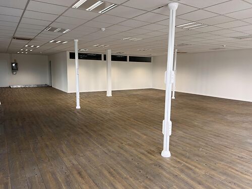 Functionele en budgetvriendelijke kantoren aan E40 te Drongen