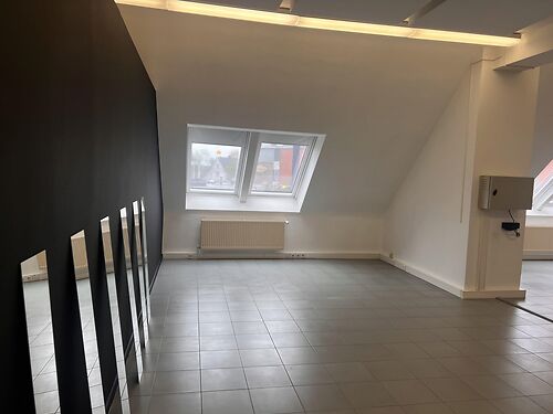 Budgetvriendelijk kantoor vlakbij de R4, E17 en E40 te Gent