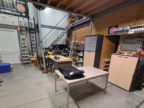 Multifunctioneel bedrijfsgebouw in industriezone Aalst Noord IV