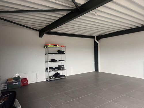 Kantoorruimtes vlakbij de R4 te Assenede