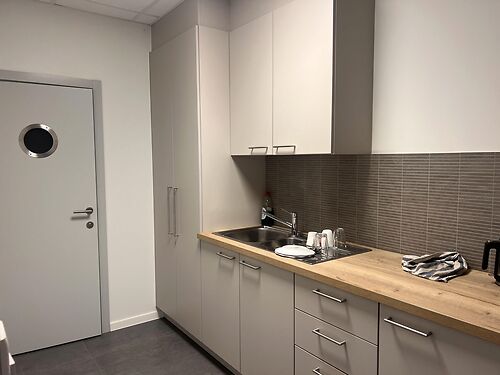 Kantoorruimtes vlakbij de R4 te Assenede