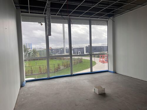 Nieubouw kantoor met ruime lichtinval in De Prijkels te Deinze