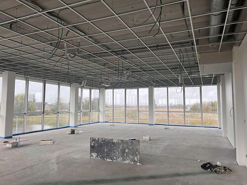 Nieubouw kantoor met ruime lichtinval in De Prijkels te Deinze