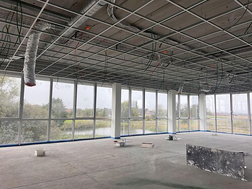 Nieubouw kantoor met ruime lichtinval in De Prijkels te Deinze