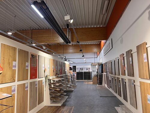 Handelsruimte vlakbij de E40 en R4 te Gent (Sint-Denijs-Westrem)