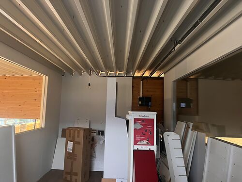 Handelsruimte vlakbij de E40 en R4 te Gent (Sint-Denijs-Westrem)