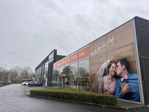 Handelsruimte vlakbij de E40 en R4 te Gent (Sint-Denijs-Westrem)