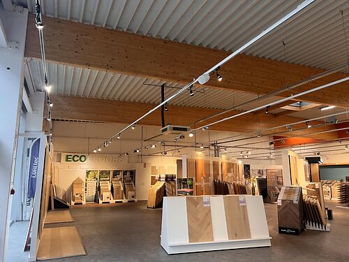 Handelsruimte vlakbij de E40 en R4 te Gent (Sint-Denijs-Westrem)