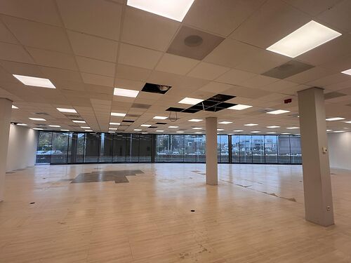 Kantoor op toplocatie aan de E40 te Sint-Denijs-Westrem (Gent)