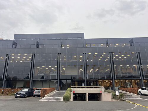 Kantoor op toplocatie aan de E40 te Sint-Denijs-Westrem (Gent)