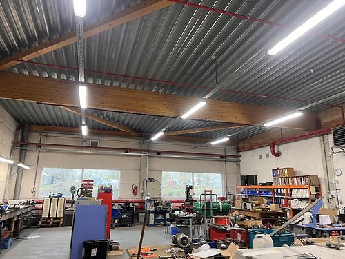 Strategisch gelegen magazijn tussen Gent en Brugge, te Oostkamp vlakbij de E40