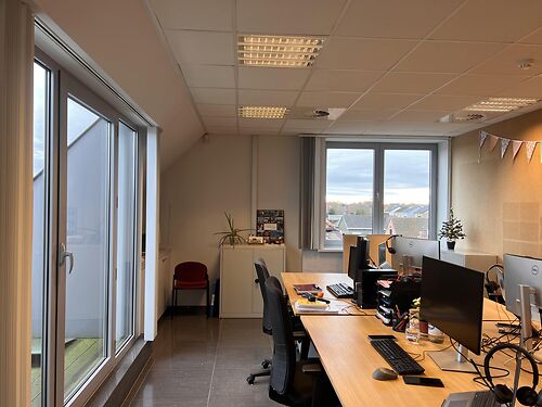 Kantoor langs de N449, op enkele minuten van de E40 te Aalter