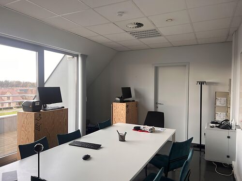 Kantoor langs de N449, op enkele minuten van de E40 te Aalter