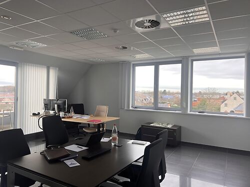 Kantoor langs de N449, op enkele minuten van de E40 te Aalter