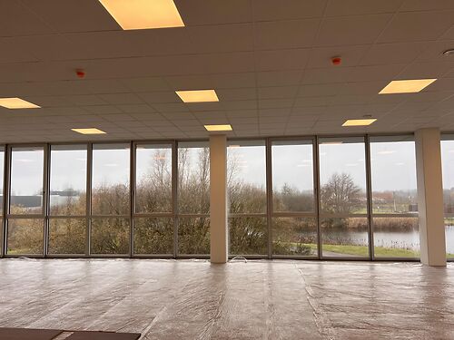 Nieubouw kantoor met ruime lichtinval in De Prijkels te Deinze