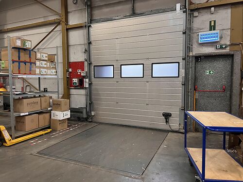 Magazijn vlakbij de R8 te Gullegem