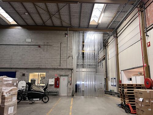 Magazijn vlakbij de R8 te Gullegem