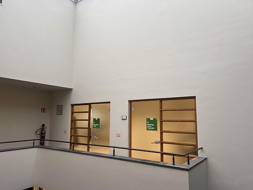 Kantoren vlakbij de R8 te Gullegem