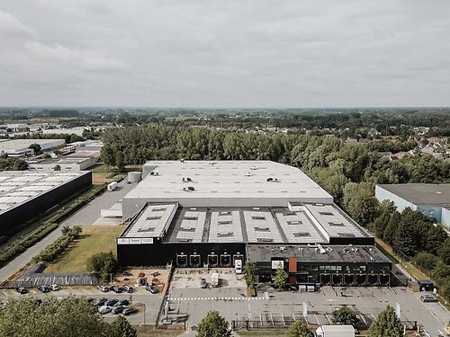 Logistiek magazijn met mogelijkheid tot kantoor op uitstekende locatie te Bornem, met vlotte verbinding naar Antwerpen en Brussel