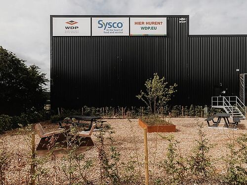 Logistiek magazijn met mogelijkheid tot kantoor op uitstekende locatie te Bornem, met vlotte verbinding naar Antwerpen en Brussel