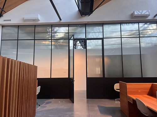 Kantoor in bedrijvencentrum "Cotton Factory" te Kortrijk