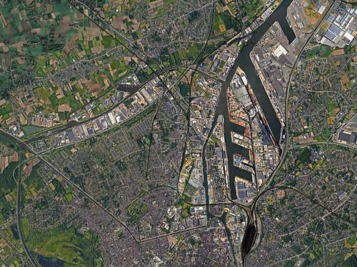 Magazijn met kantoor en laadkade aan de R4 te Gent