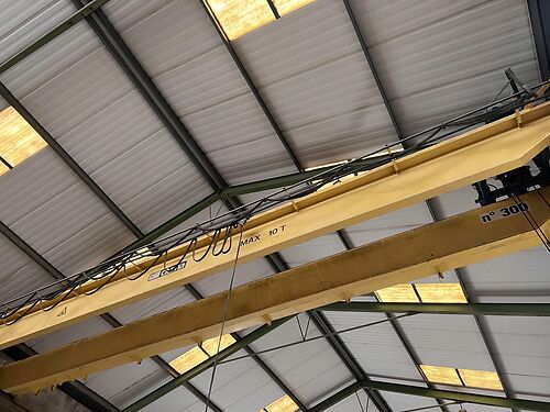 Magazijn met kantoor en buitenterrein te Aalter