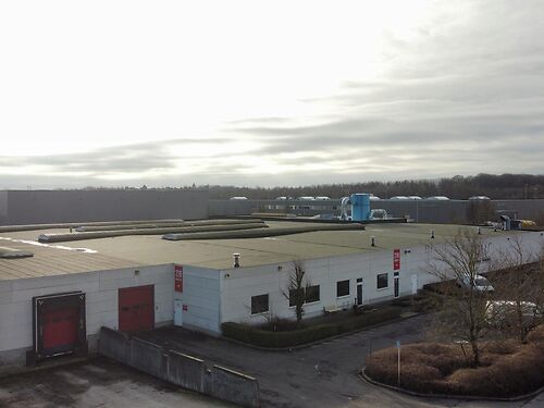 Strategisch gelegen magazijn met kantoor, tussen Gent en Brugge, te Oostkamp vlakbij de E40