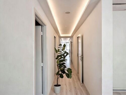 Kantoor langs de binnenring te Gent - met ondergrondse parkeerplaatsen