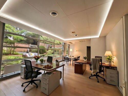 Kantoor langs de binnenring te Gent - met ondergrondse parkeerplaatsen