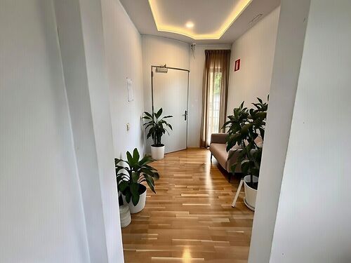 Kantoor langs de binnenring te Gent - met ondergrondse parkeerplaatsen