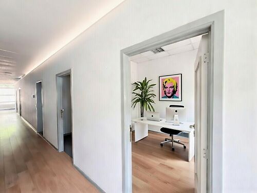 Kantoor langs de binnenring te Gent - met ondergrondse parkeerplaatsen