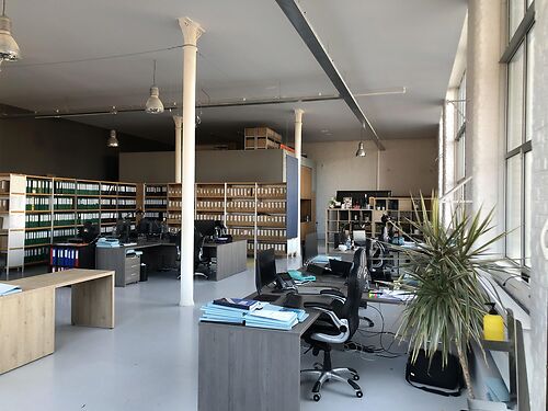 Kantoor in loft-stijl in het centrum van Oudenaarde, vlakbij de N60