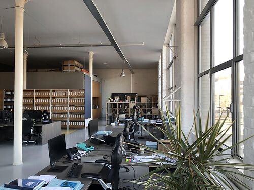 Kantoor in loft-stijl in het centrum van Oudenaarde, vlakbij de N60