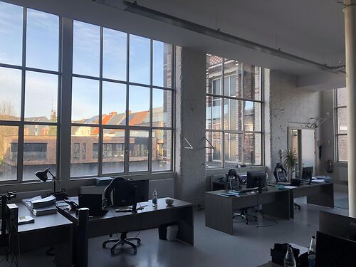 Kantoor in loft-stijl in het centrum van Oudenaarde, vlakbij de N60