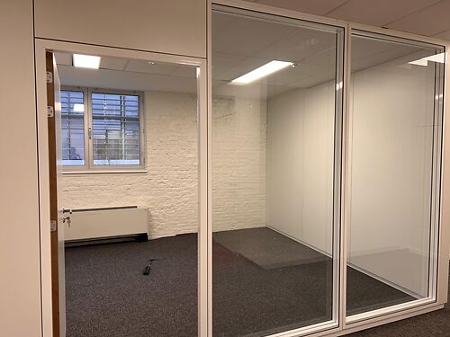 Kantoren te Gentbrugge, vlot bereikbaar via E17