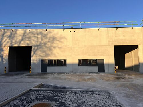 Nieuwbouw KMO-units vlakbij de E17 te Waregem - LAATTSE UNITS TE HUUR