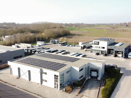 Voedingingericht magazijn met kantoor in KMO-zone te Lede