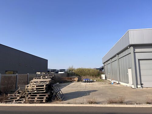 Voedingingericht magazijn met kantoor in KMO-zone te Lede