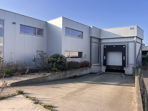 Voedingingericht magazijn met kantoor in KMO-zone te Lede