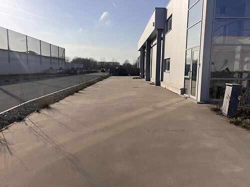 Voedingingericht magazijn met kantoor in KMO-zone te Lede