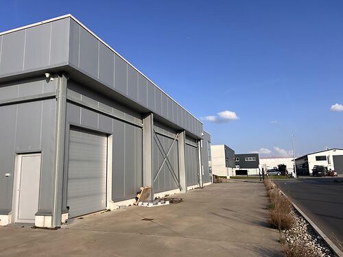 Voedingingericht magazijn met kantoor in KMO-zone te Lede